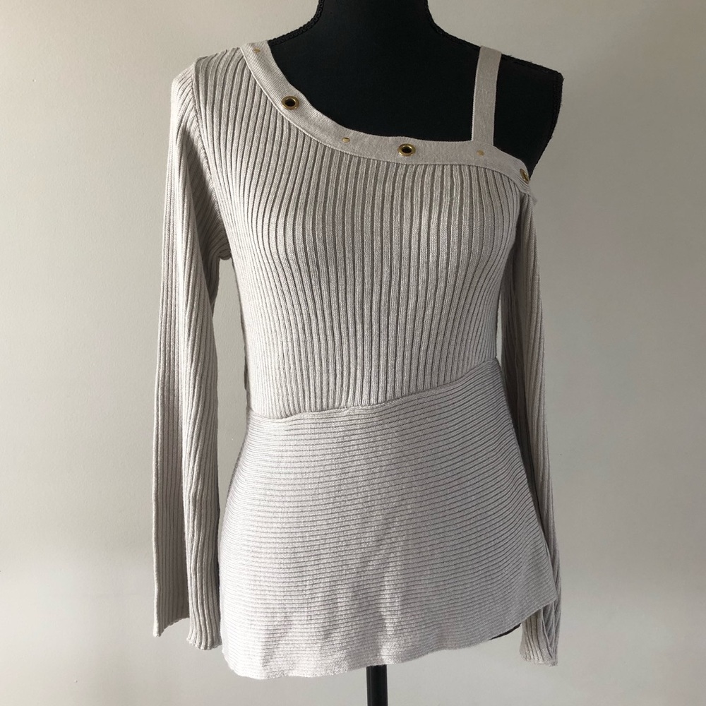 Women’s VENUS Light Gray Asymmetric Off-Shoulder Ribbed Knit Sweater size XS